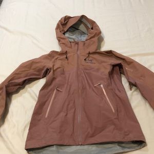 Arc’teryx Women’s Beta Ar Jacket Small Pink Near New